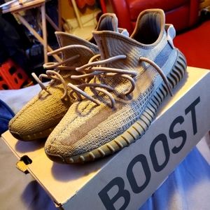 Yeezy boost 350 v2 EARTH size 10